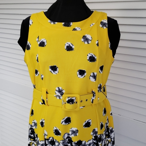 Dress - Picture 3 of 5